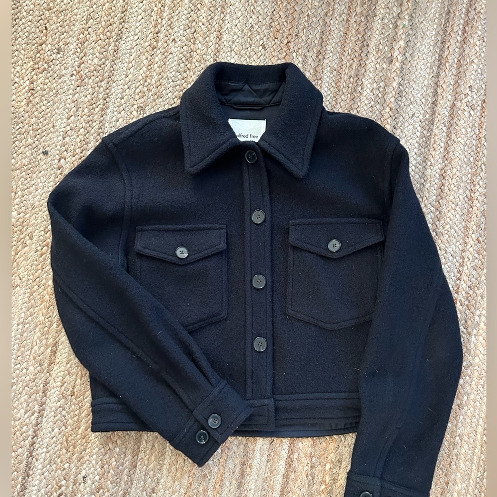Aritzia Ganna Cropped Shirt Jacket